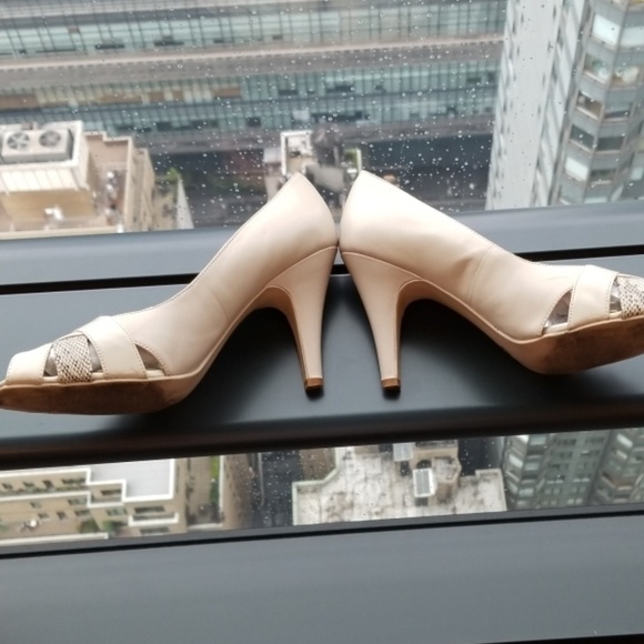 Shoes - Picture 3 of 4